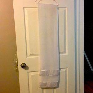 White formal wrap w/ satin bands